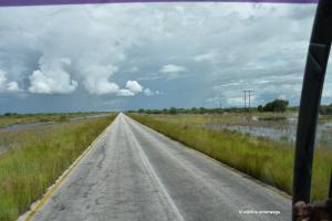 Dunkle Wolken in Richtung Tsumeb 