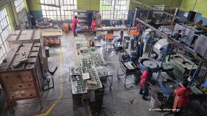 In der Glasfabrik in Eswatini